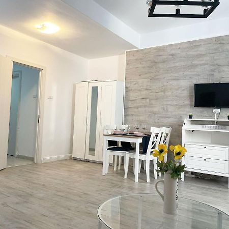 White Apartment Bucarest Extérieur photo