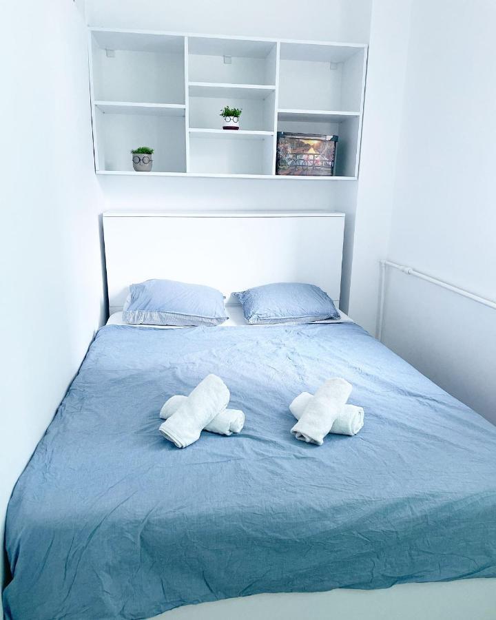 White Apartment Bucarest Extérieur photo