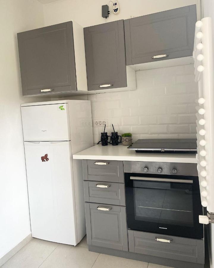 White Apartment Bucarest Extérieur photo