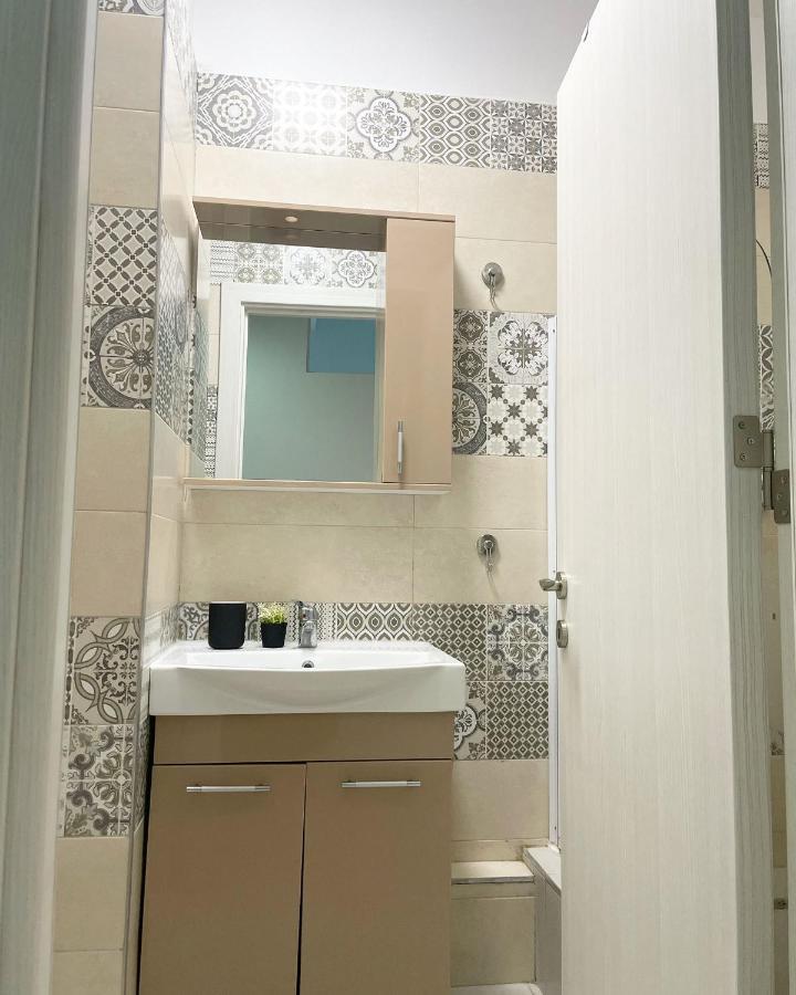 White Apartment Bucarest Extérieur photo